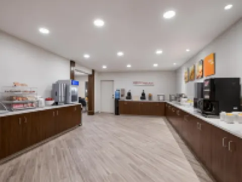 Comfort Inn & Suites Gaylord Hotels in Otsego County