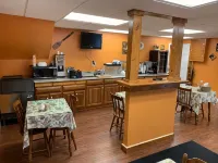 Four Winds Country Motel