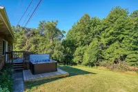 Hocking Hills Cedar Ranch Cabin