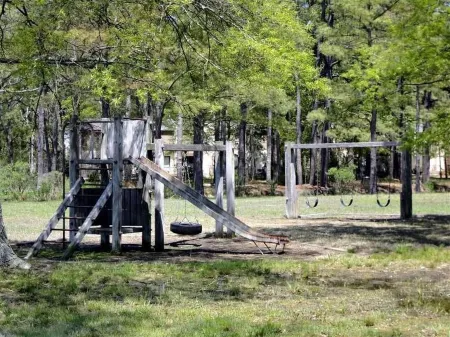 Welcome to Sea Glass Cottage, Walk, Bike, or Trolley to the Beach! Отели рядом с достопримечательностью «Библиотека Юг Костал»