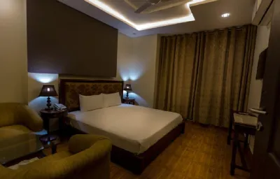 Neelum View Hotel Các khách sạn gần Zia Mosque, Azad Jammu & Kashmir