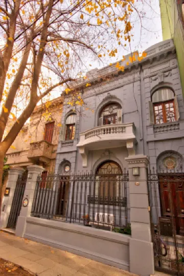 阿爾科斯遊玩青年旅舍 鄰近巴勒莫的酒店