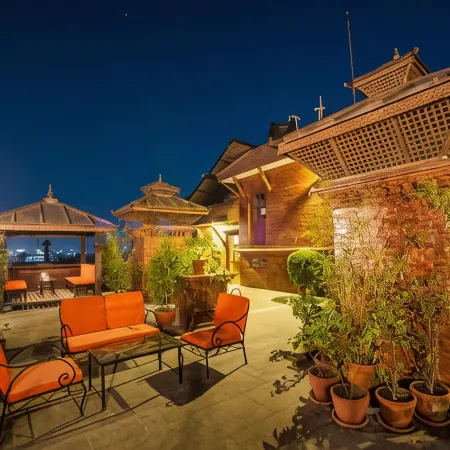 Traditional Comfort Boutique Hotel Отели рядом с достопримечательностью «Казино Рояль»