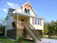 Cozy 3br cottage on sound side near beach Hotel dekat Waterfront Boardwalk