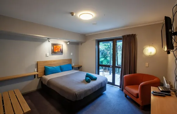 象牙塔背包客小屋旅館