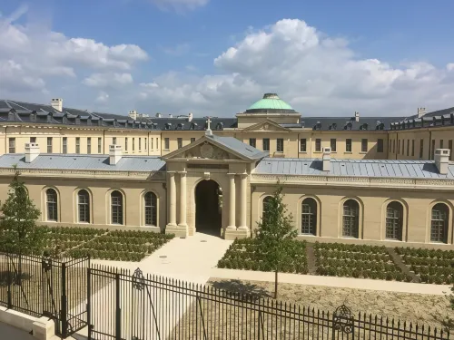 Hotel des Lys Hotels in Le Chesnay