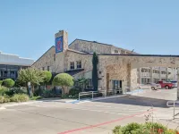 Motel 6 Dallas, TX - Forest Lane Hotels in der Nähe von Freizeitpark Zero Gravity