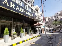 Arabesque Hotel โรงแรมใกล้ถนนเรนโบว์