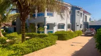 The Retreat Apartments