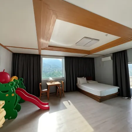 Ulsan Yeongnam Alps Sandia Oncheon