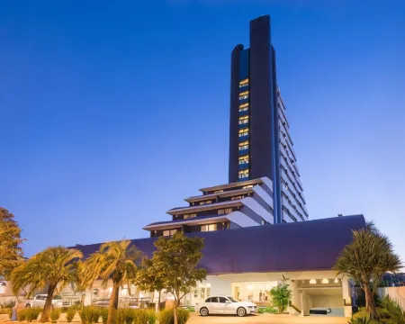 Jk プレミアム ホテル エ イベントス ロンドリナのホテル