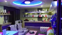 Captain's Beach Apartments - bar