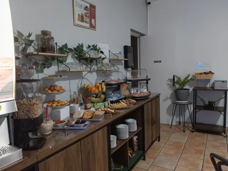 HOTEL DU LAC Отели в г. Шато-Арну-Сент-Обан