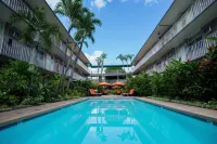 Pacific Marina Inn - piscina