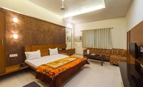 Hotel Rajmandir - 3-Star