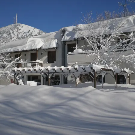 Neos Omalos Hotel