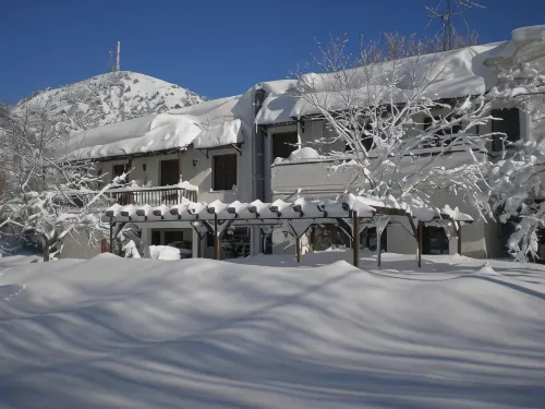 Neos Omalos Hotel