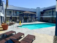 Wave Hotel Manhattan Beach - Rooftop Pools
