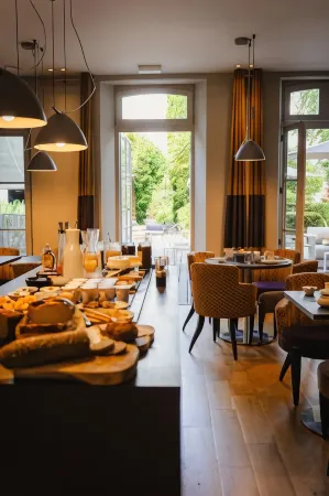 Hôtel le d'Avaugour Отели в г. Леон