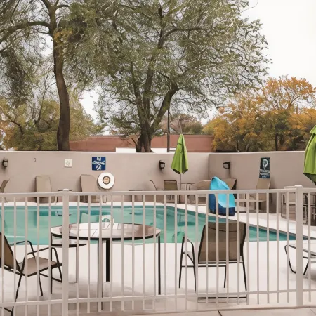 La Quinta Inn & Suites by Wyndham Lubbock West Medical Centr