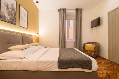 Brand New Guest Room with Wi-Fi in the City Center 的裡雅斯特省住宿飯店