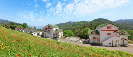 Yangji Pension Отели рядом с достопримечательностью «Skyline Luge Tongyeong»