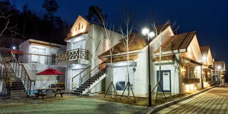 Meteora Pension Отели рядом с достопримечательностью «Sigyeongjeong Pavilion»