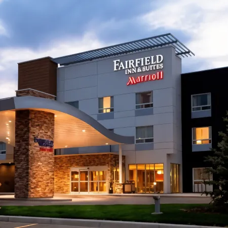 Fairfield Inn & Suites Lethbridge Отели рядом с достопримечательностью «Летбриджський університет»