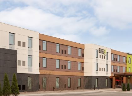 密爾沃基機場希爾頓惠庭飯店