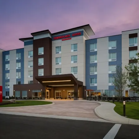 TownePlace Suites Pittsburgh Harmarville Отели рядом с достопримечательностью «Fox Chapel Golf Club»
