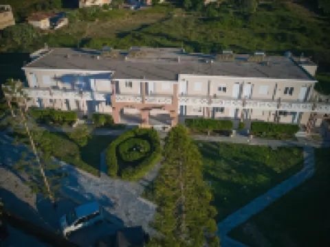 Odos Oneiron Tavronitis Bay