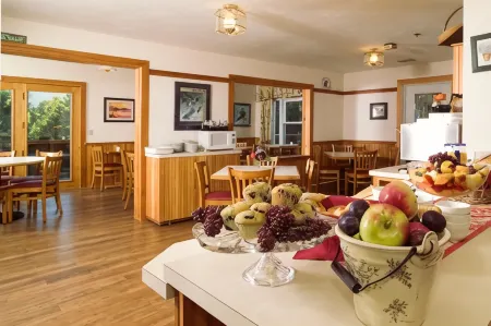 Silver Fox Inn Отели рядом с достопримечательностью «Уотервилл Вэлли Резорт»