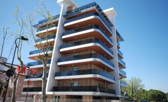 Elegant Residenza Monica 2 Bedroom C6 Sleep for 6