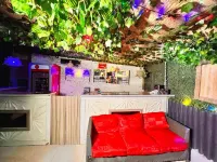 Tatafish Hotels Premium Rooms & Complimentary Meals - bar