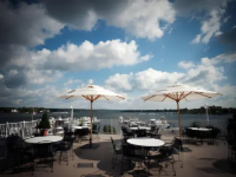 莫莉皮切爾酒店