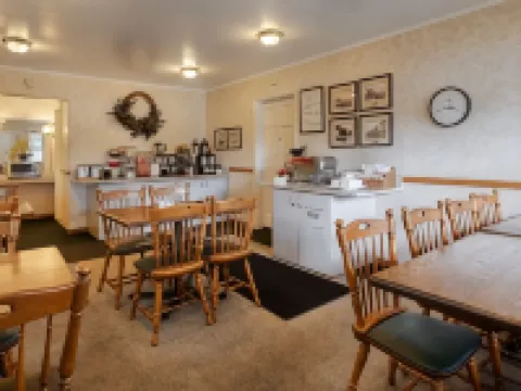 Baugh Motel, SureStay Collection by Best Western Hotels in Logan