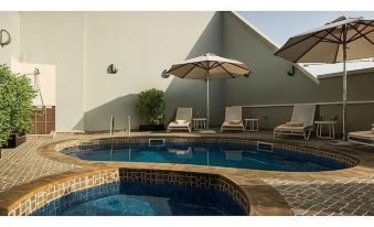 EXECUTIVE SUITES