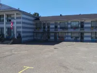 Bay Lake Inn - Frontiersman Motel Hotels in Timiskaming District
