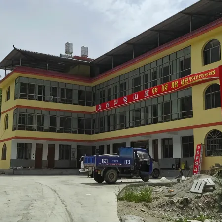 Wenxian Tianchi Luxury Mountain Villa