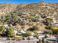LUXURY 2-bedroom house in brilliant Bisbee with BREATHE taking views Hotels in Bisbee