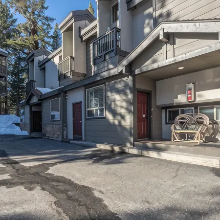 Slopeside Retreat at Mammoth Mountain, Ski-in\Ski-out at Canyon Lodge