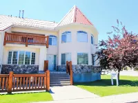 7BD | Family & Friends |  360 Views ! | A/C |Sauna Hotels in Fernie