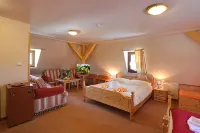 Hotel Zelený Dům - พร้อมWifi