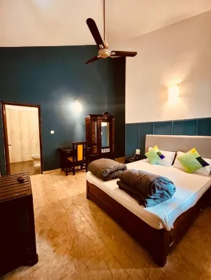 Madpackers Goa Anjuna - Bar & Pool Hoteles en 