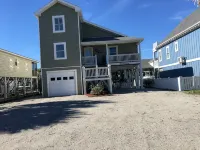 Waterfront Escape! 4BR/2BA on Canal, Sleeps 14 – Boat & Family Ready! Holden - 3 stjerner