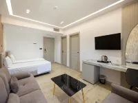 Chimaera Hotel