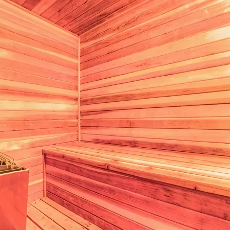 STUNNING Ski Condo, 250 yards to Gondola PRIVATE Sauna, AC, Pool, Hot Tubs!