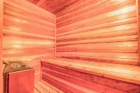 STUNNING Ski Condo, 250 yards to Gondola  PRIVATE Sauna, AC, Pool, Hot Tubs! - Swimmingpools