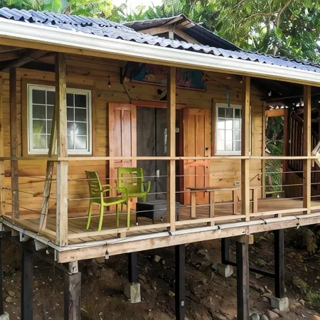 REEF HOUSE: Waterfront, Caribbean Paradise Jungle Cabin in Bastimentos w/ AC