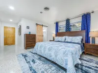 Tranquil Oaks Near Lake & Raceway w/Tesla Charger & Family Games Included! Hotels in Sebring